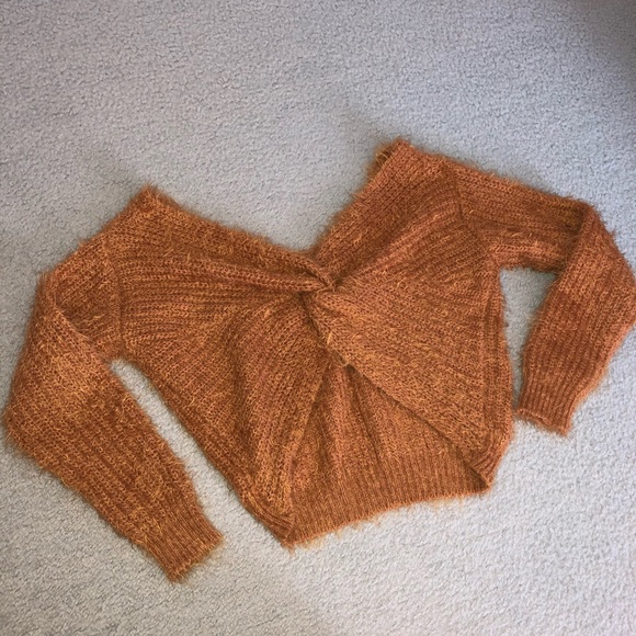 Fall Sweater 🍂 - Picture 3 of 6